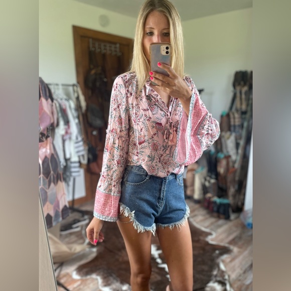 Boho bell sleeve blouse - Picture 2 of 5